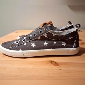 Simply Southern Gray Shoes, Star Pattern, Womens Size 7
